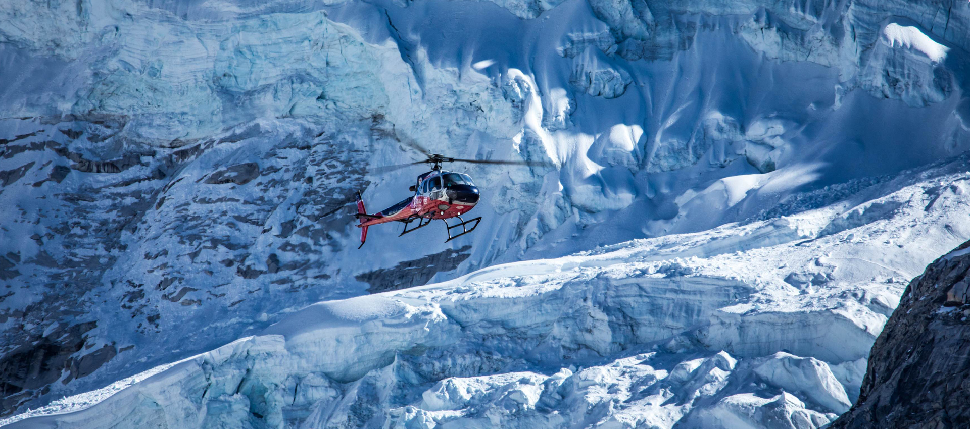 Heli-Everest Flight with Champagne breakfast at the foot of  Mount Everest